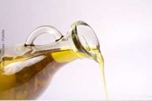 Olivenöl gehört mit zu den Lebensmitteln, die Darmkrebs vorbeugen können.